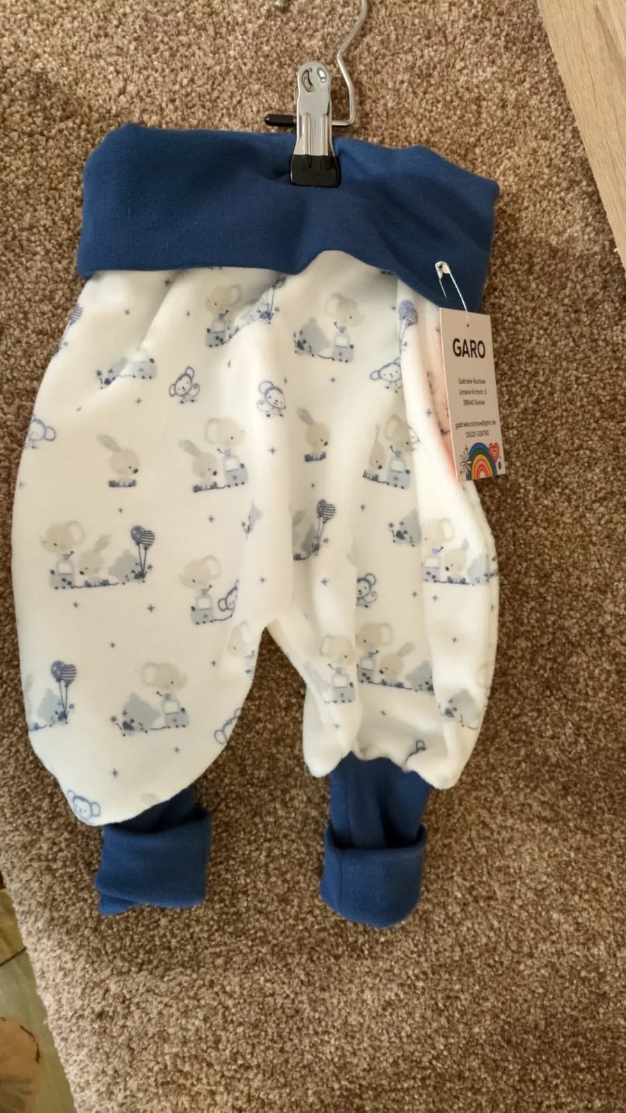 Handgefertigte Kinderhose mit passendem Oberteil